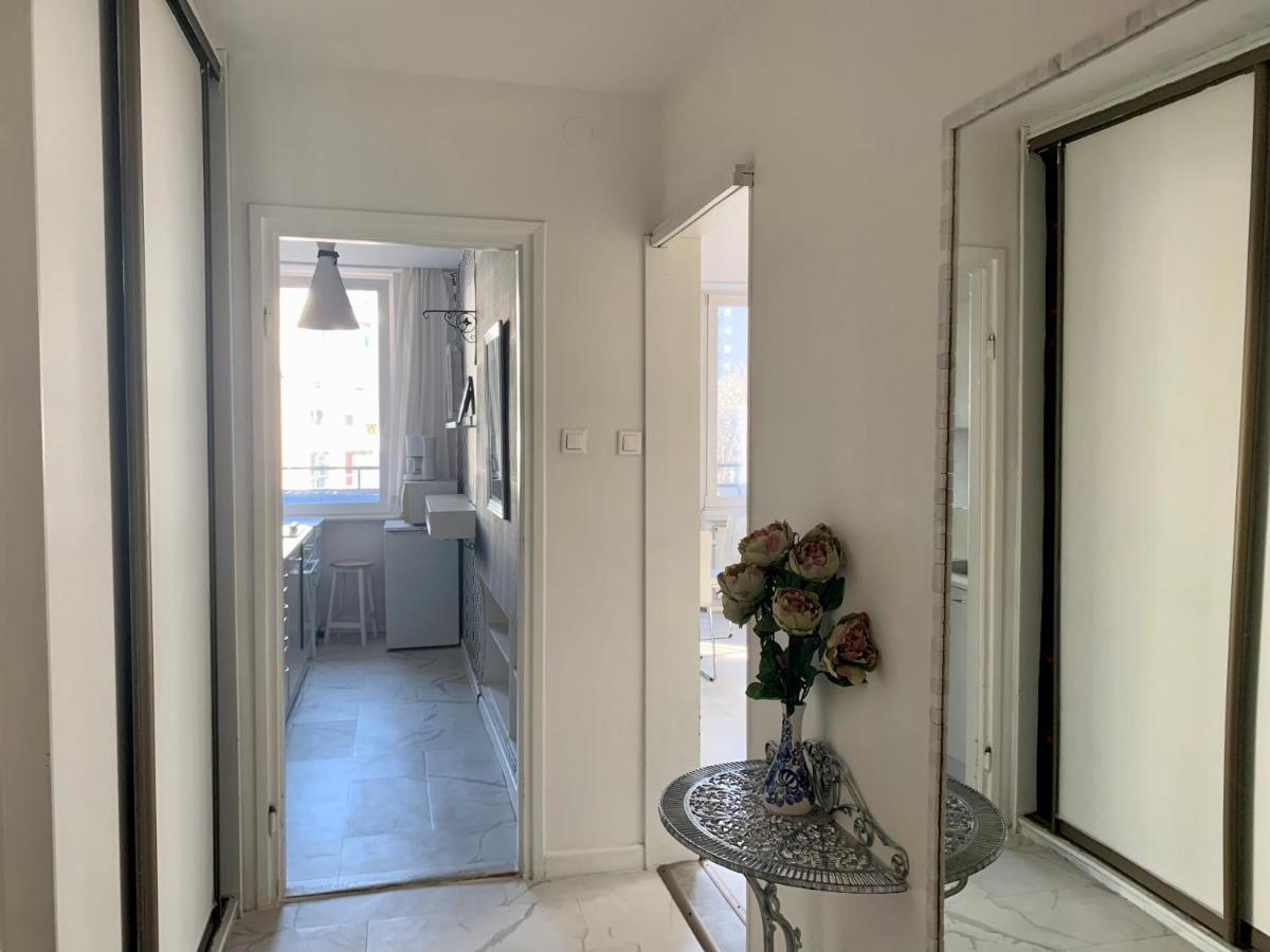Perfect Location Two Bedrooms With Balkony Warsaw Ngoại thất bức ảnh
